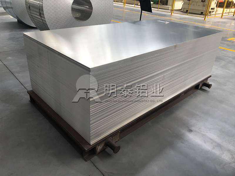 汽車發(fā)動(dòng)機(jī)護(hù)板材質(zhì)的選擇：5083鋁板的優(yōu)良性能與應(yīng)用